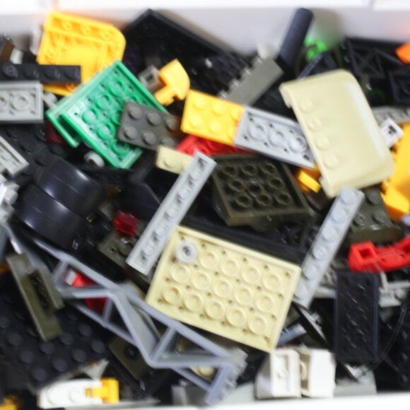 1.268 LBs of Building Blocks - Picture 2 of 5